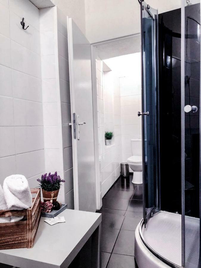 Avocado Apartment Prag Exteriör bild