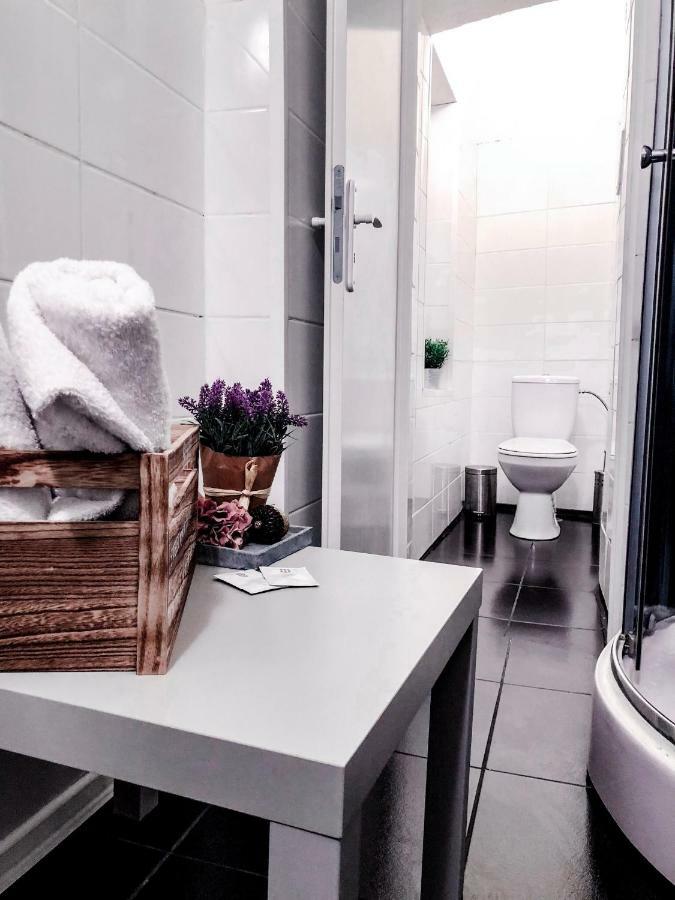 Avocado Apartment Prag Exteriör bild